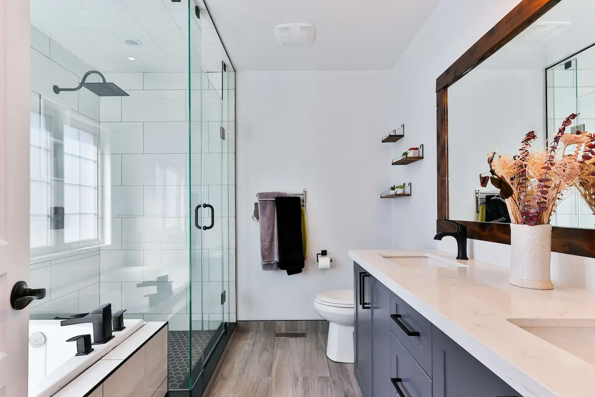 Bathroom renovation icon displaying modern bathroom fixtures and design